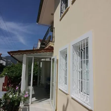 Fethiye'de Merkezi Konumda Ikiz 페티예